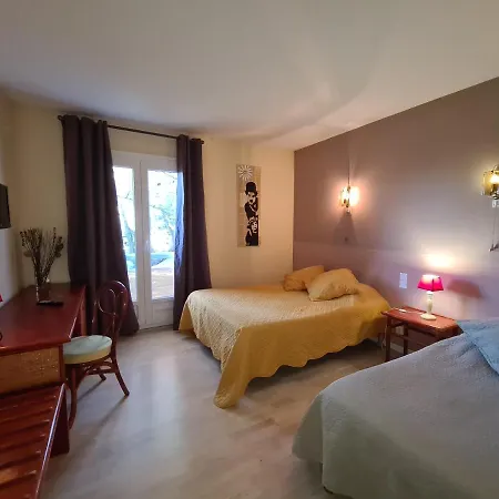 מלון Restaurant De L'olivier 2*