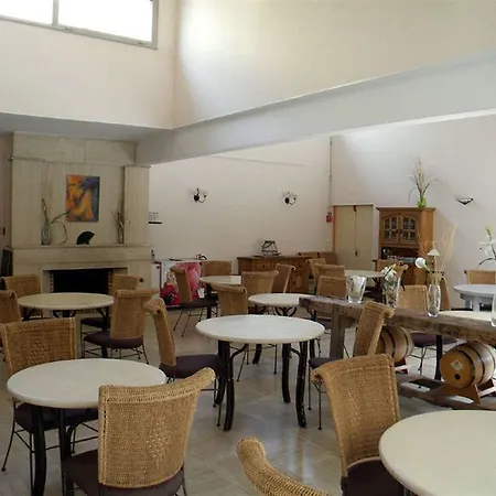 מלון Restaurant De L'olivier 2*